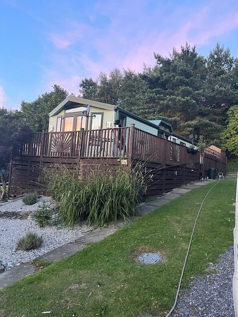 Bronte Caravan Park, Lees Moor... 2 bed park home £50,000