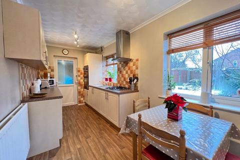 3 bedroom semi-detached house for sale - Milldale Crescent, FORDHOUSES