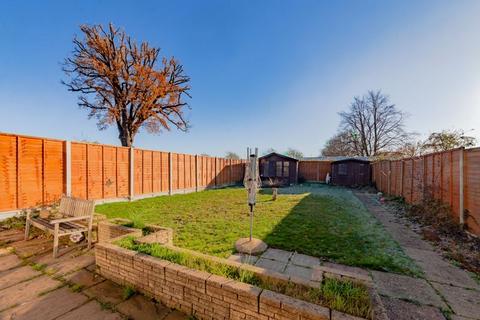 38 Chantry Lane, London Colney, St Albans, AL2 1JU
