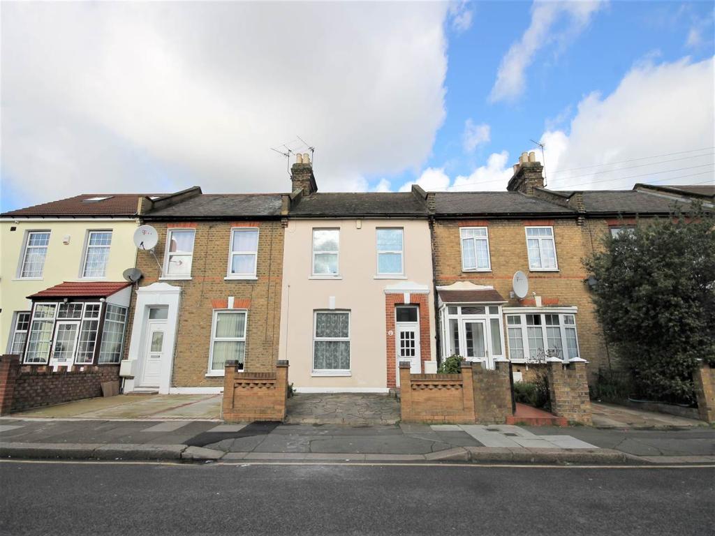 Grange Road, Ilford, Essex 3 bed house £2,000 pcm (£462 pw)