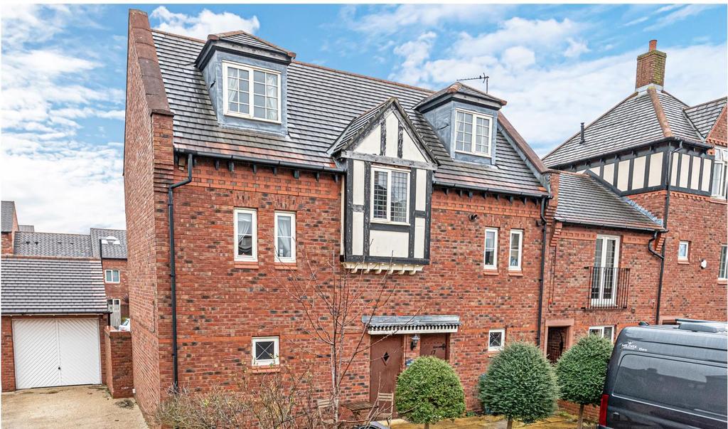 Archers Green Road, Westbrook, Warrington, Cheshire 2 bed townhouse £