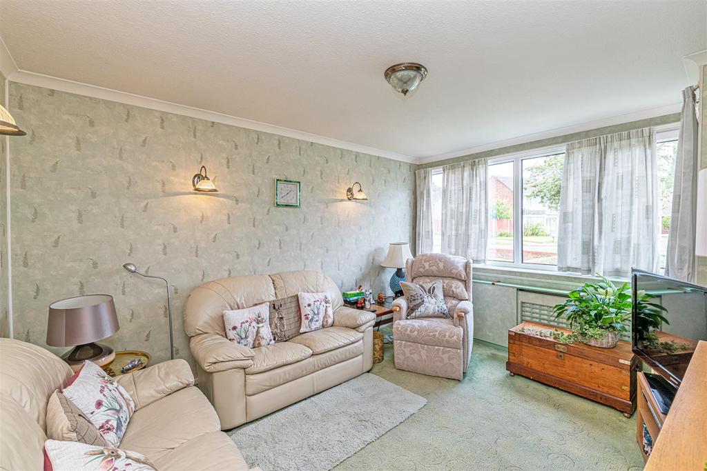 Lynton Crescent, Widnes, Cheshire 3 bed semidetached house £250,000