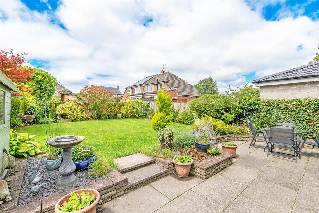 Lynton Crescent, Widnes, Cheshire 3 bed semidetached house £250,000