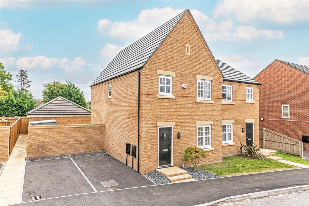 Inspector Avenue, Paddington, Warrington 3 bed semidetached house £285,000