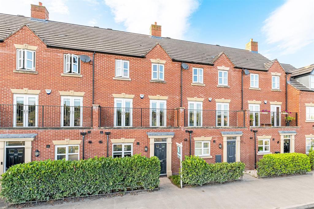 Thelwall Lane, Latchford, Warrington 3 bed terraced house £235,000