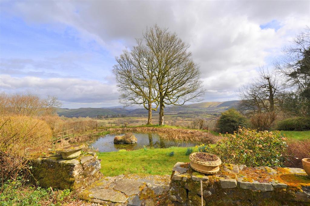 Nant Glas, Llandrindod Wells 4 bed house £550,000
