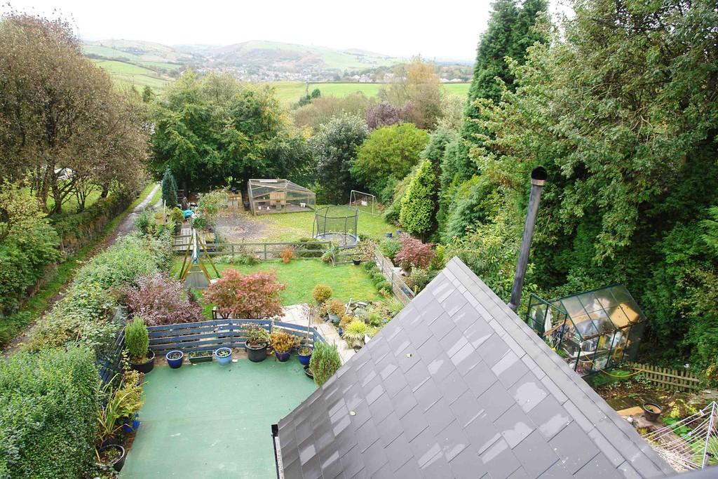 Hills View, Pastures Lane, Scouthead, Saddleworth 4 bed detached house