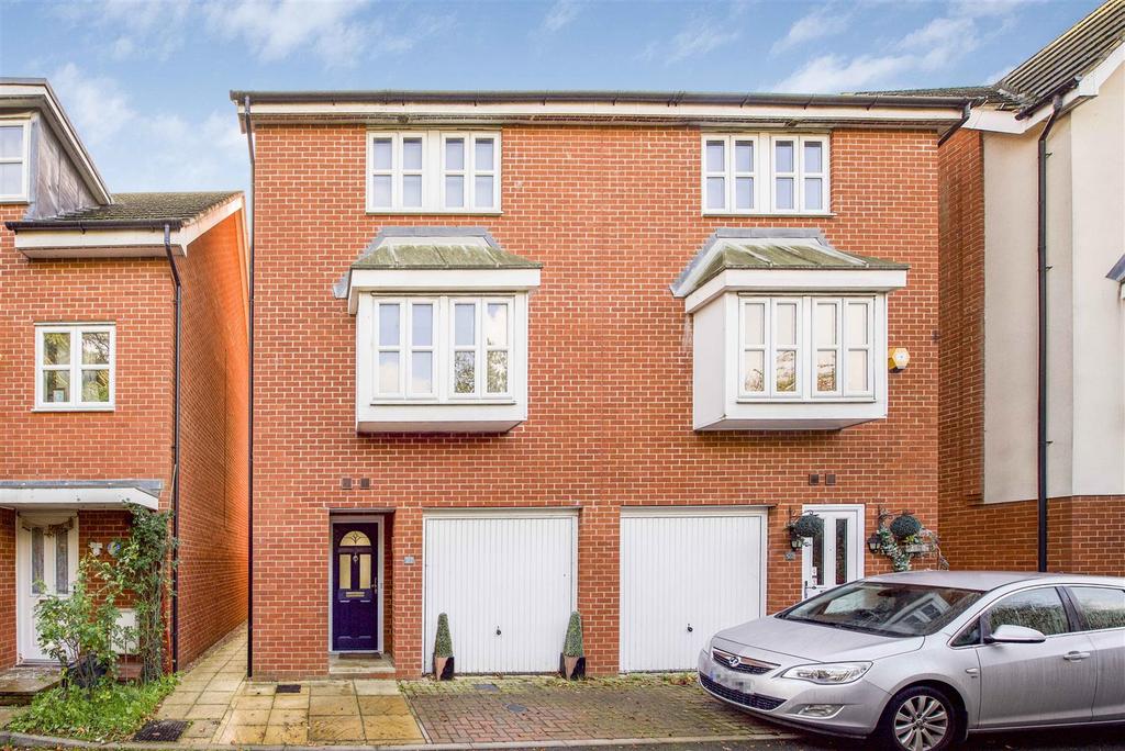 Frimley Drive, Cippenham 3 bed townhouse for sale £530,000