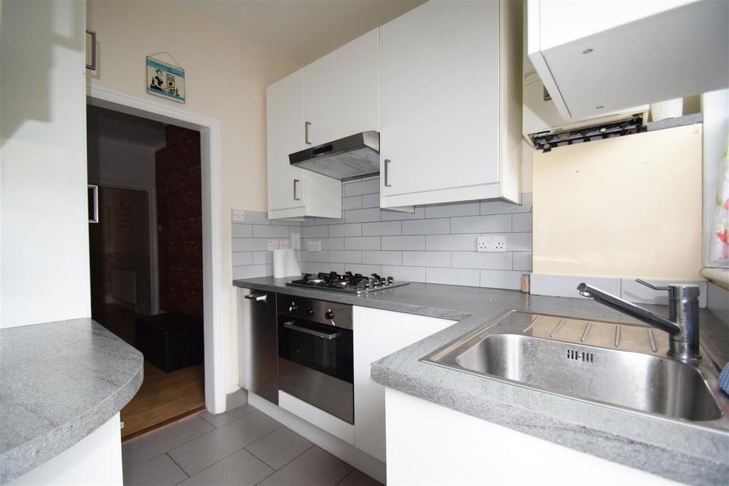 Kenley Road, St Margarets 3 bed £525,000