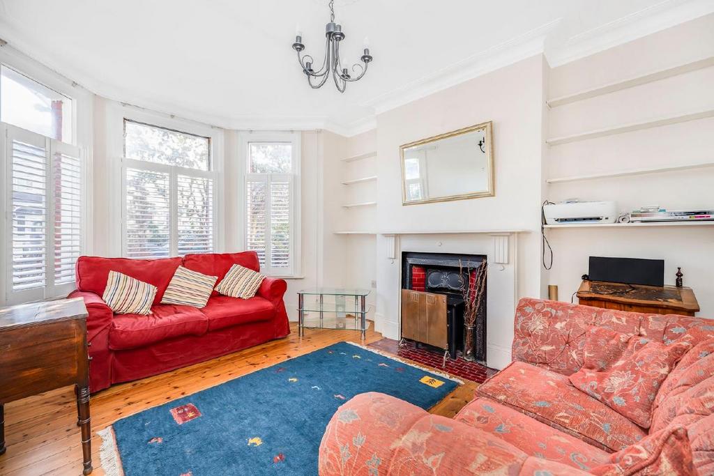 Revelstoke Road, Southfields 2 bed flat £535,000