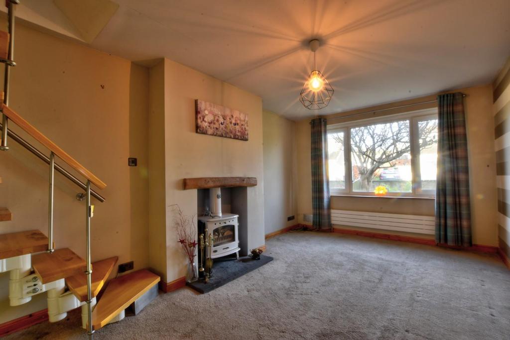 Lower Parrock Road, Barrowford, Nelson 4 bed semidetached house £210,000