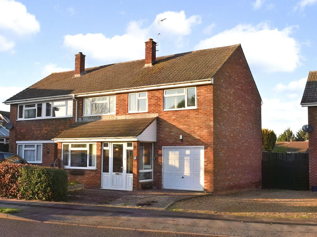 Highfields, Towcester, NN12 4 bed semidetached house £350,000