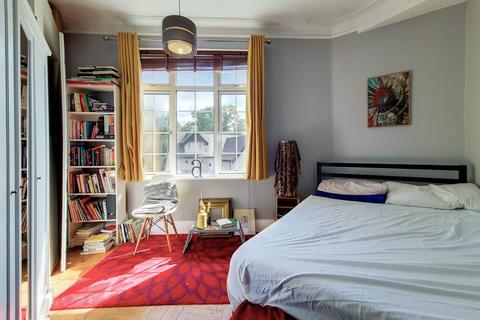 3 bedroom flat to rent - Southwood Lane, Highgate, London, N6