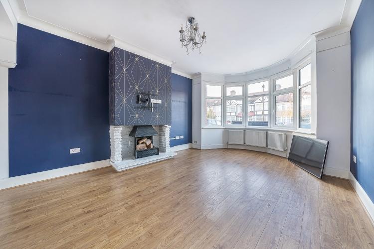 Silver Lane West Wickham BR4 3 bed house £2,300 pcm (£531 pw)