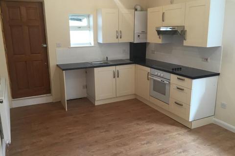 3 bedroom flat to rent, Wood Street, Walthamstow, E17