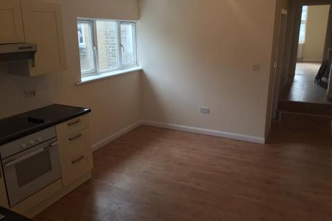 3 bedroom flat to rent, Wood Street, Walthamstow, E17