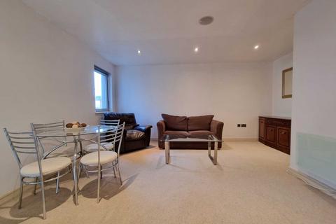 2 bedroom apartment to rent, Wolsey Street, Ipaxis
