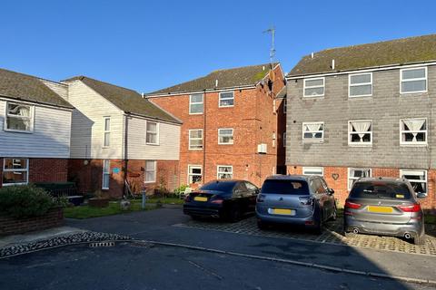 30 Caxton Close, Tenterden, TN30 6JW
