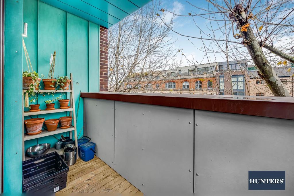 Flat 1  167-169 Kingsland Road-6.jpg