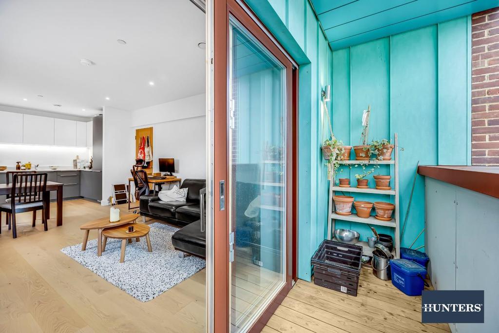 Flat 1  167-169 Kingsland Road-9.jpg