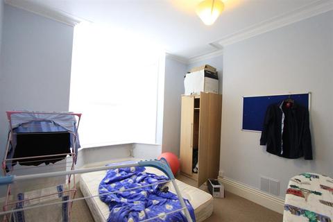 4 bedroom terraced house for sale - Cowlishaw Road