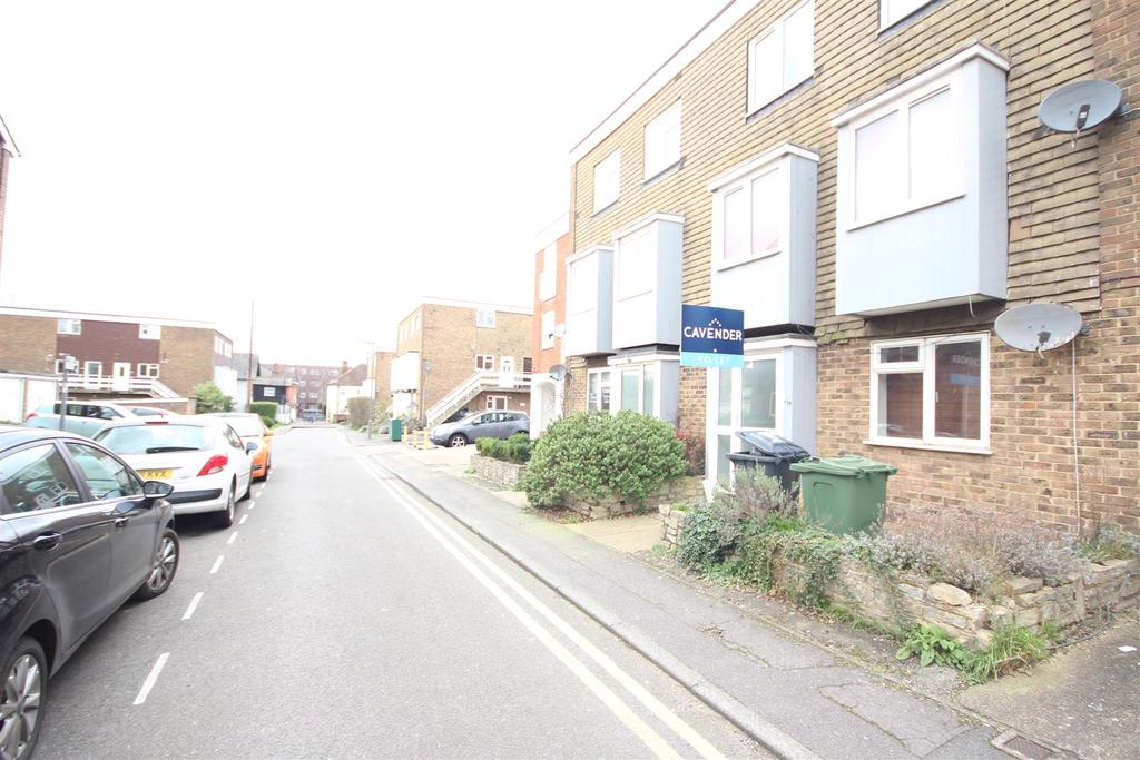 Drummond Road, Guildford 2 bed £1,400 pcm (£323 pw)