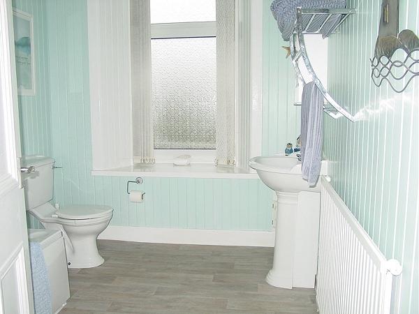 Upper Floor Bathroom