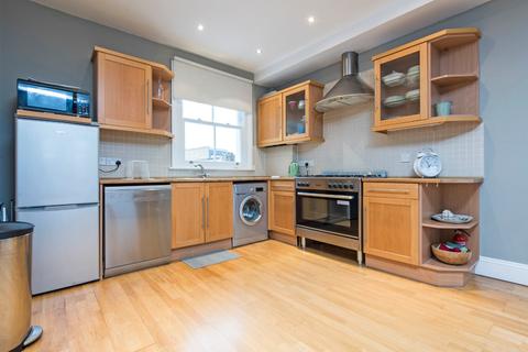 2 bedroom apartment for sale - Beauchamp Road, London, SW11