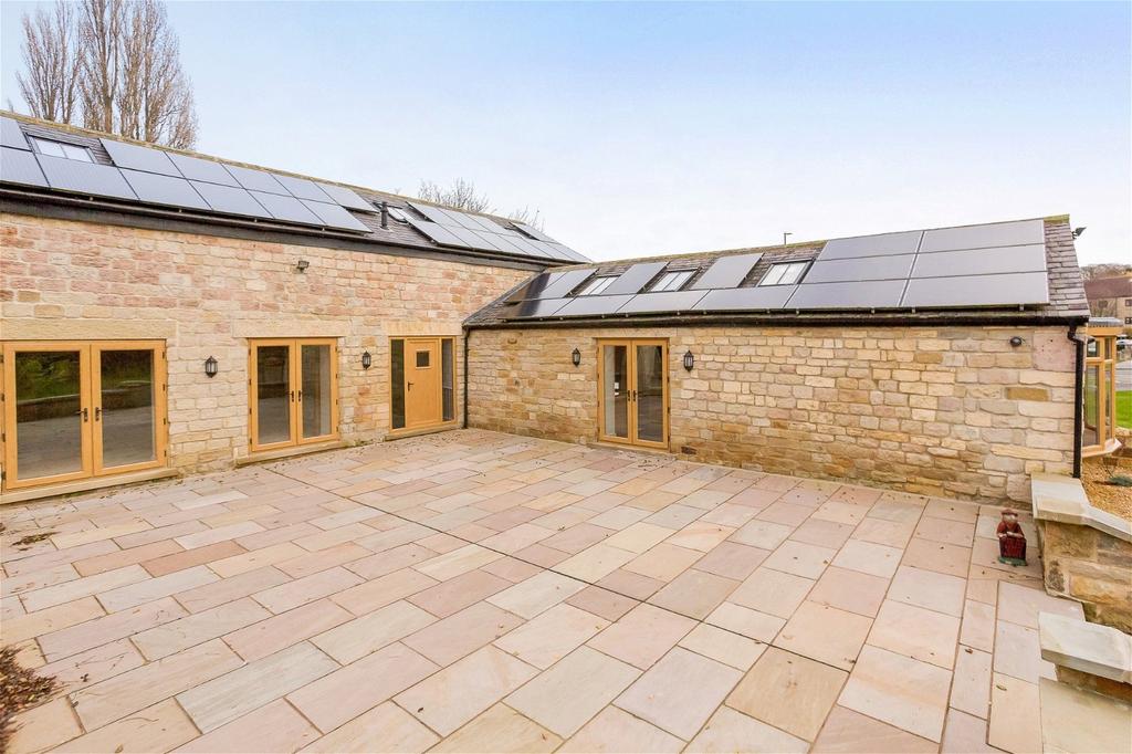 Collingham, Leeds Road, LS22 5 bed detached house £3,500 pcm (£808 pw)