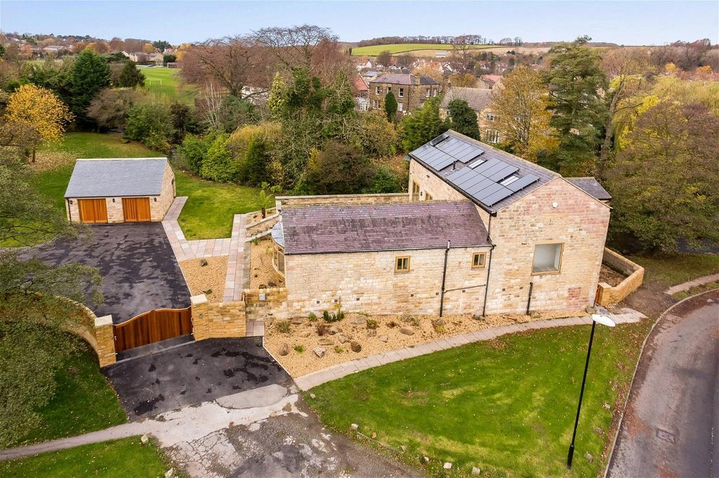 Collingham, Leeds Road, LS22 5 bed detached house £3,500 pcm (£808 pw)