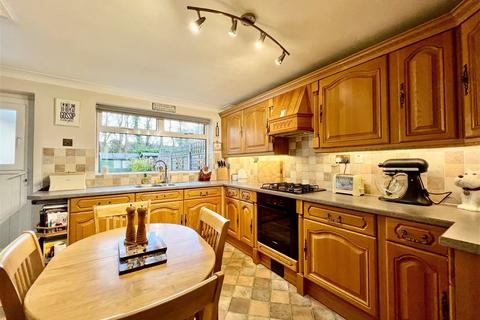 3 bedroom terraced house for sale, Wetherby, Law Close, LS22