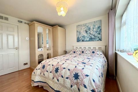 25 Law Close, Wetherby, LS22 7FB
