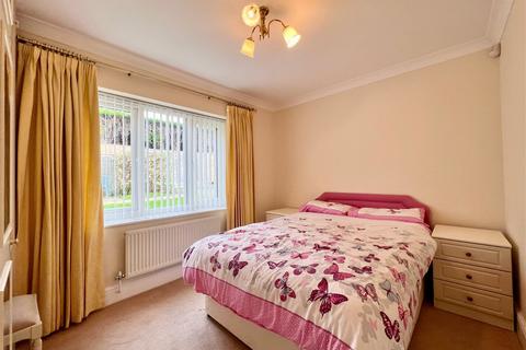 8 Compton Court, Collingham, Wetherby, LS22 5NZ