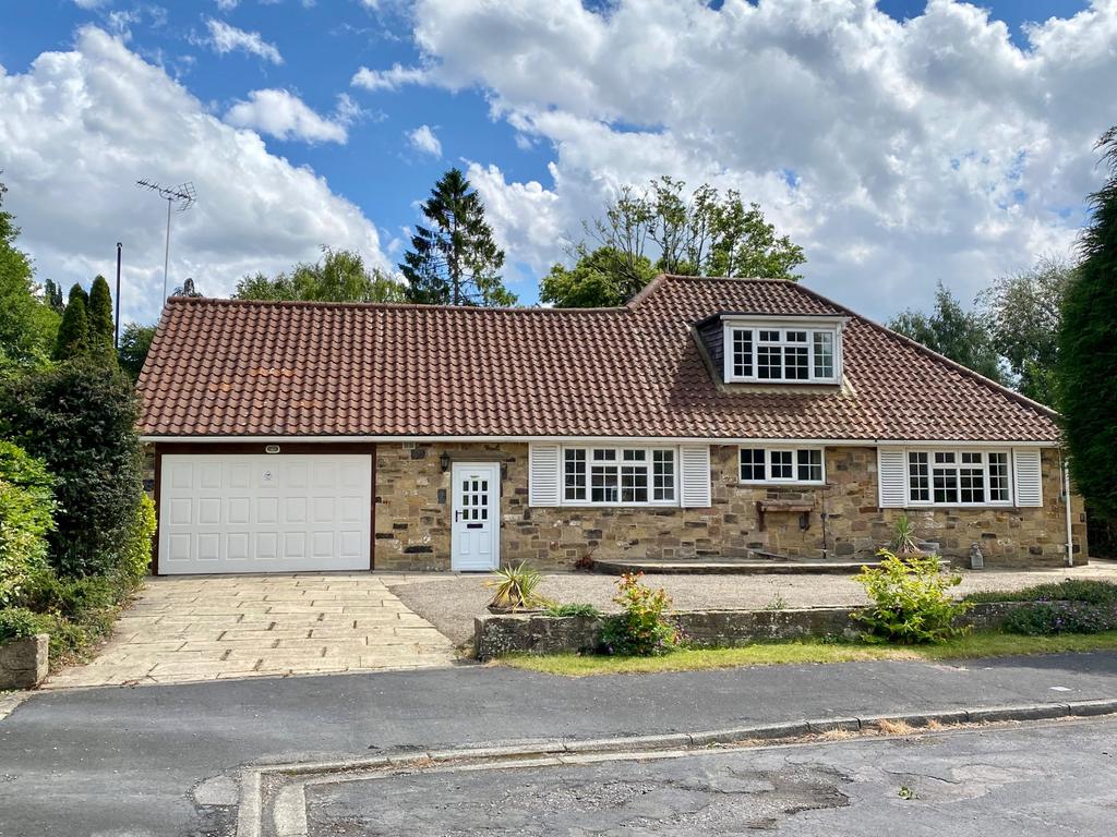 The Close, Collingham, Wetherby, LS22 3 bed bungalow for sale £595,000