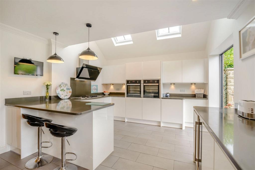 Thorp Arch, Mulberry Garth, Wetherby, LS23 5 bed detached house for