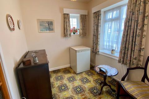 17 Millbeck Green, Collingham, Wetherby, LS22 5AJ