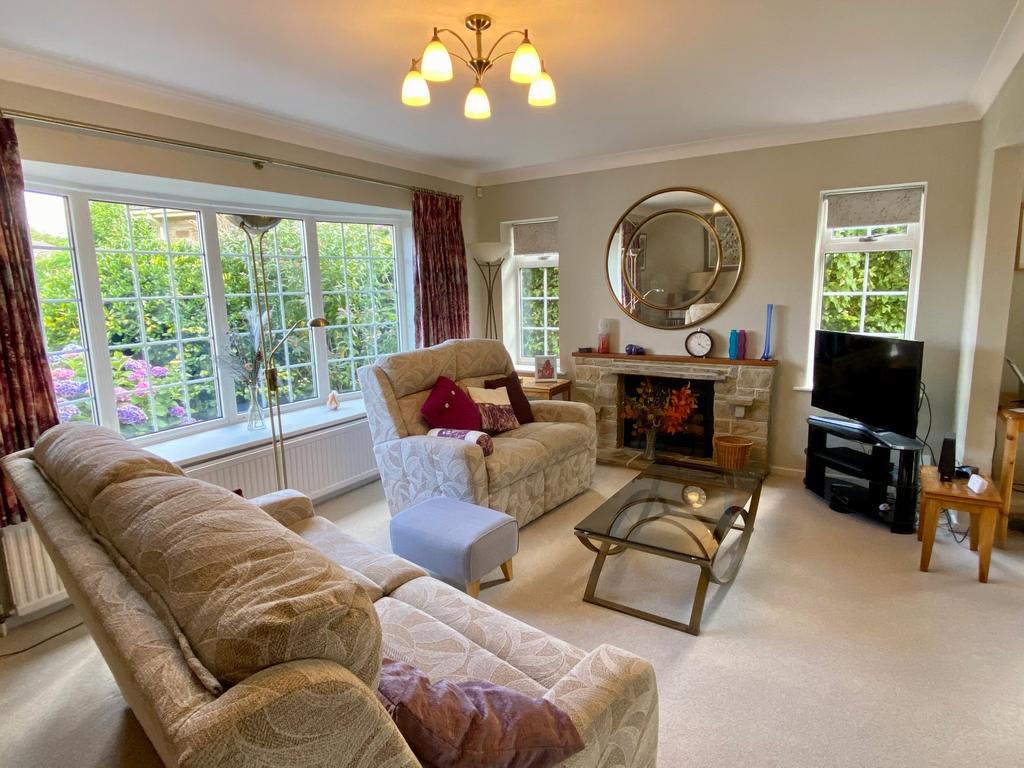 Slade Close, Boston Spa, LS23 4 bed chalet £650,000