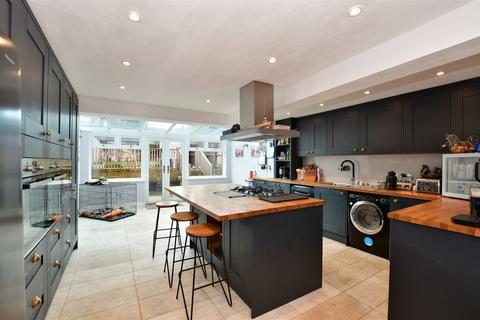 47 Dernier Road, Tonbridge, TN10 3EW