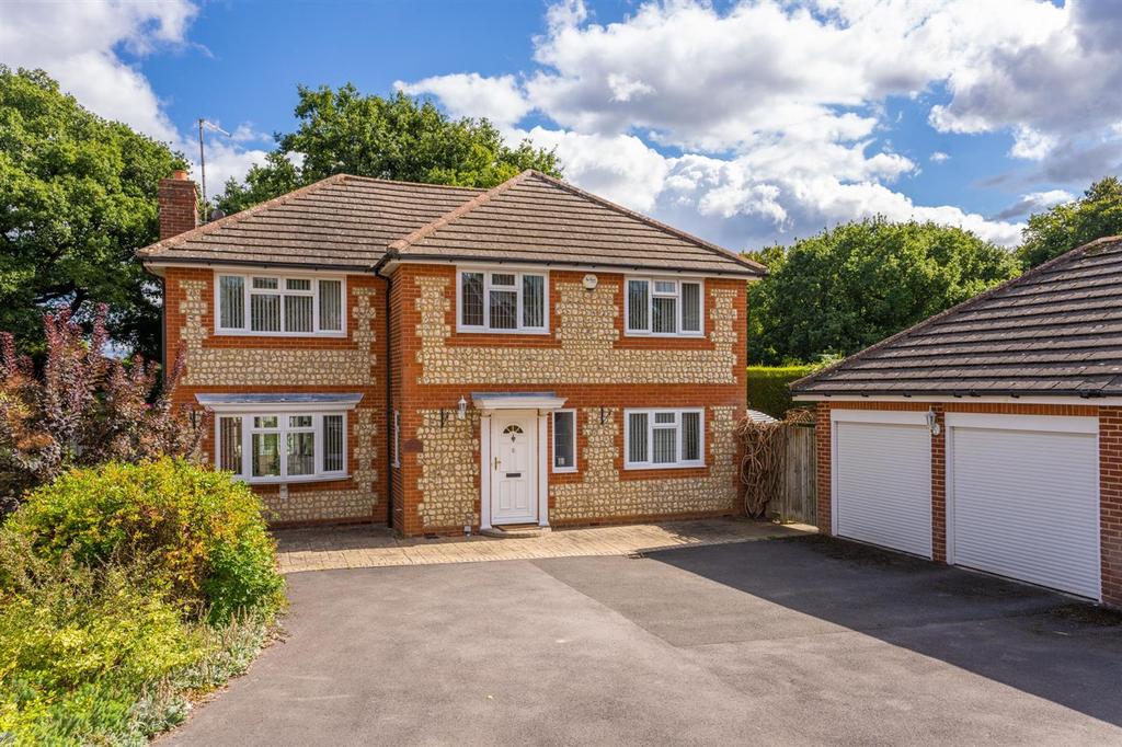 Sedgmoor Close, Flackwell Heath, HP10 5 bed property £1,200,000