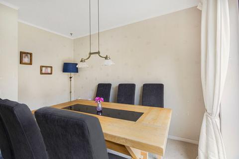 10 Frampton Road, Potters Bar, EN6 1JE