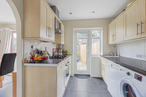10 Frampton Road, Potters Bar, EN6 1JE