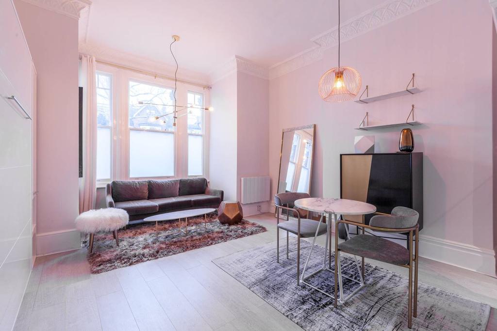 Christchurch Road, Brixton, London, SW2 Studio £1,395 pcm (£322 pw)