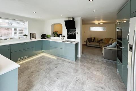 4 bedroom property for sale - Hesleden Avenue, Acklam, Middlesbrough, North Yorkshire, TS5 8RF