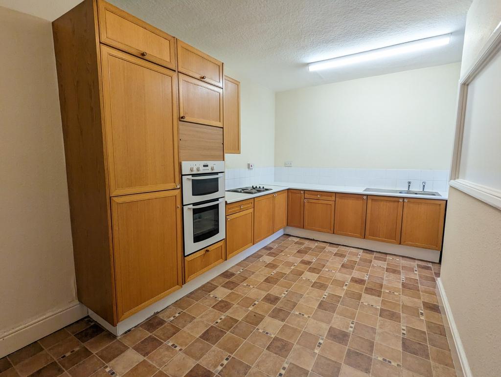 Wellingborough Road, Rushden, NN10 2 bed flat to rent £725 pcm (£167 pw)