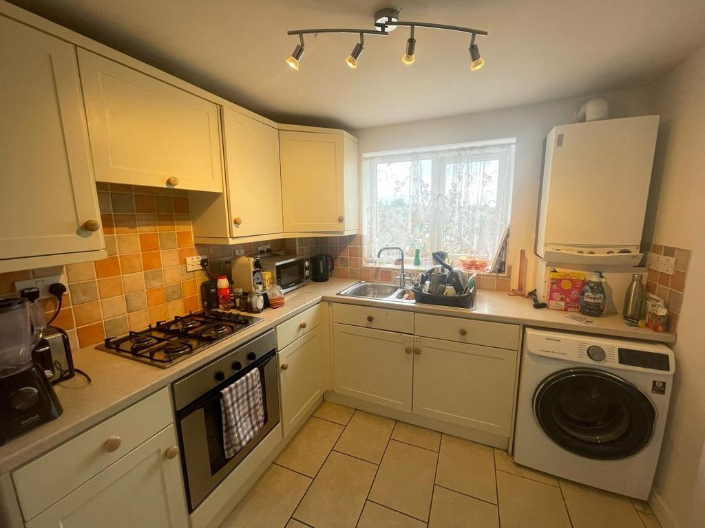 Carrington Road, Hp12 3 bed terraced house for sale £330,000