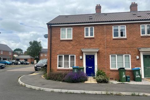 3 bedroom end of terrace house to rent, Chappell Close,  Aylesbury,  HP19