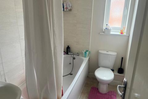 3 bedroom end of terrace house to rent, Chappell Close,  Aylesbury,  HP19