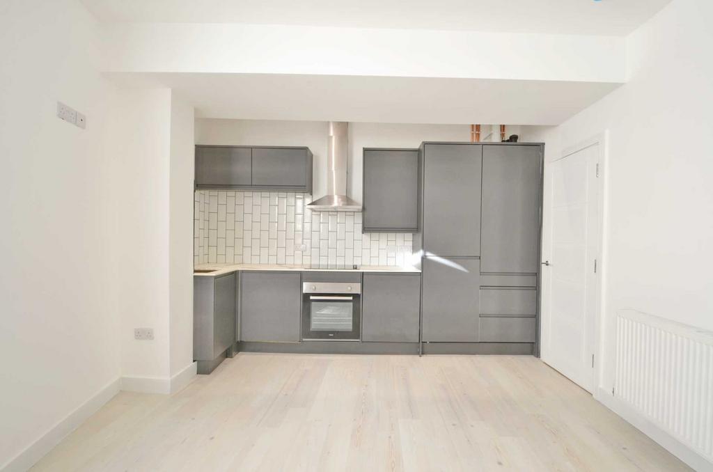 Henbury Road, Westbury On Trym 3 bed apartment to rent £2,250 pcm (£