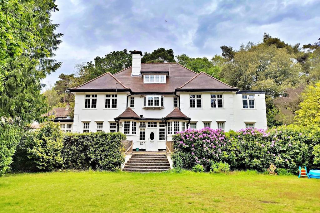 Queens Park Avenue 2 bed flat £264,950