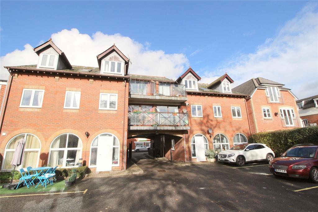 Shore Road, Warsash, Southampton, SO31 2 bed apartment £975 pcm (£225 pw)